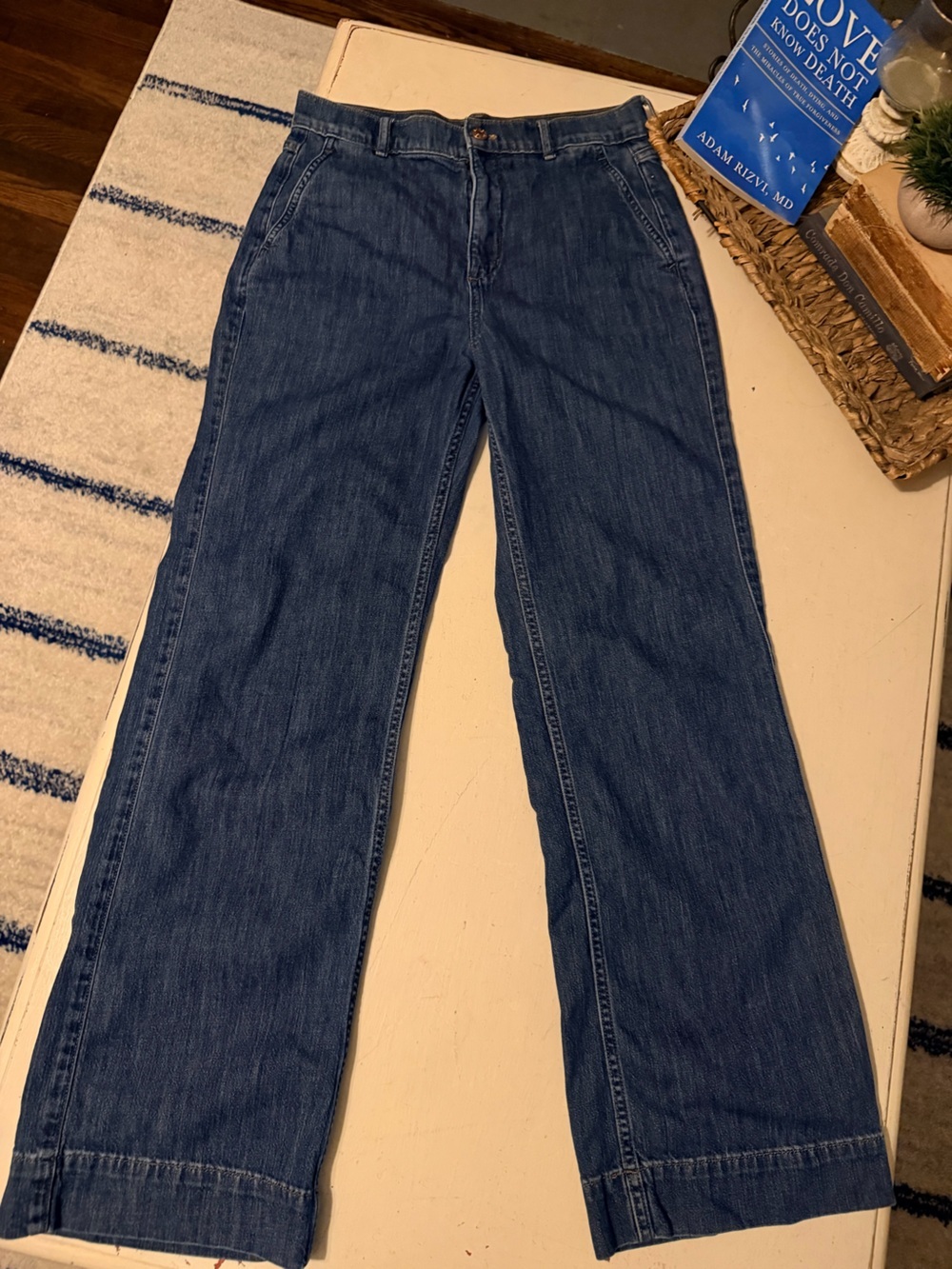 Like new J. Crew wideleg high rise trouser like Jeans in Dark Bluesize 26
